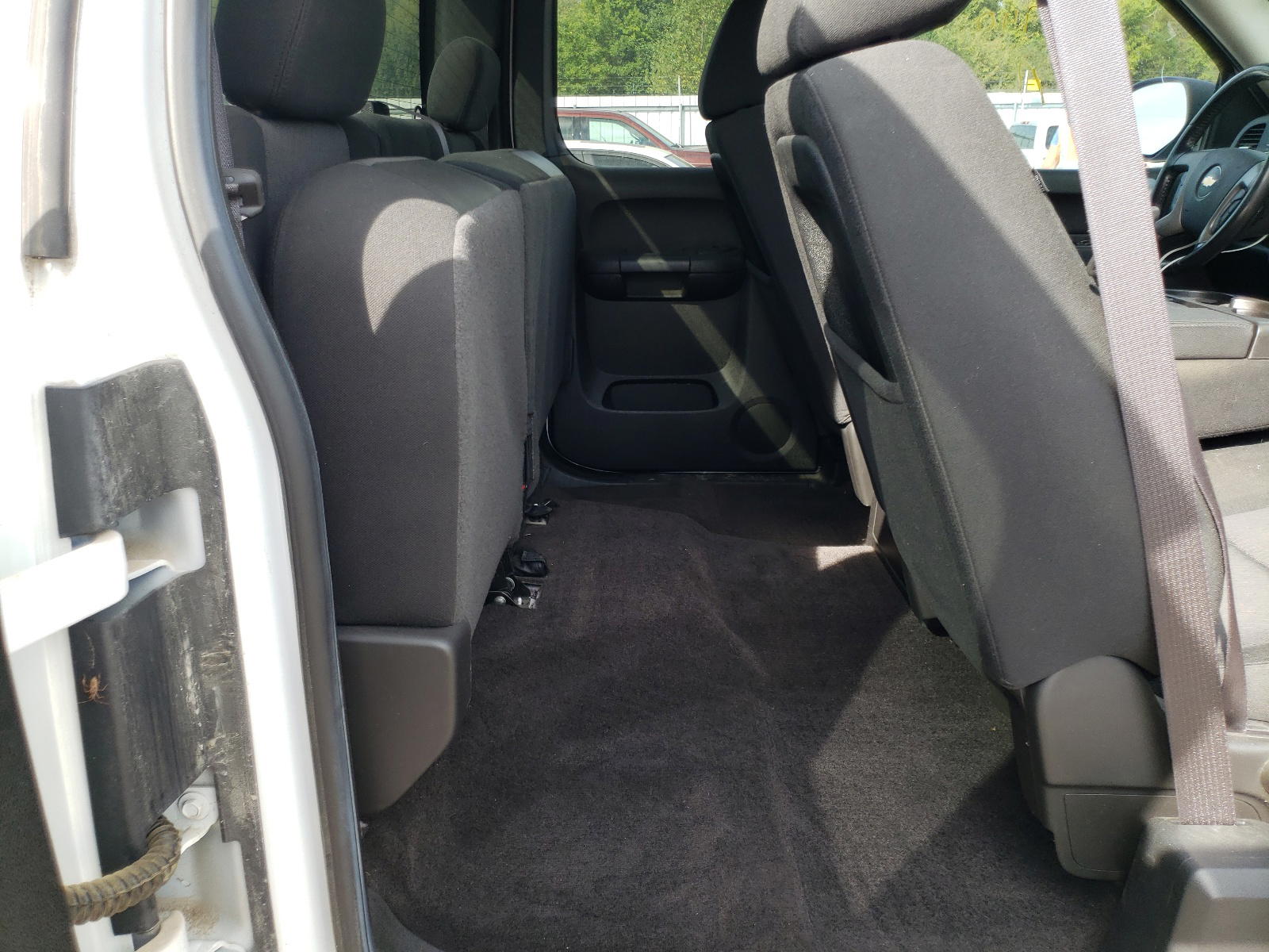 Photo 6 from auction – 2011 CHEVROLET SILVERADO with VIN 1GCRKSE33BZ460185