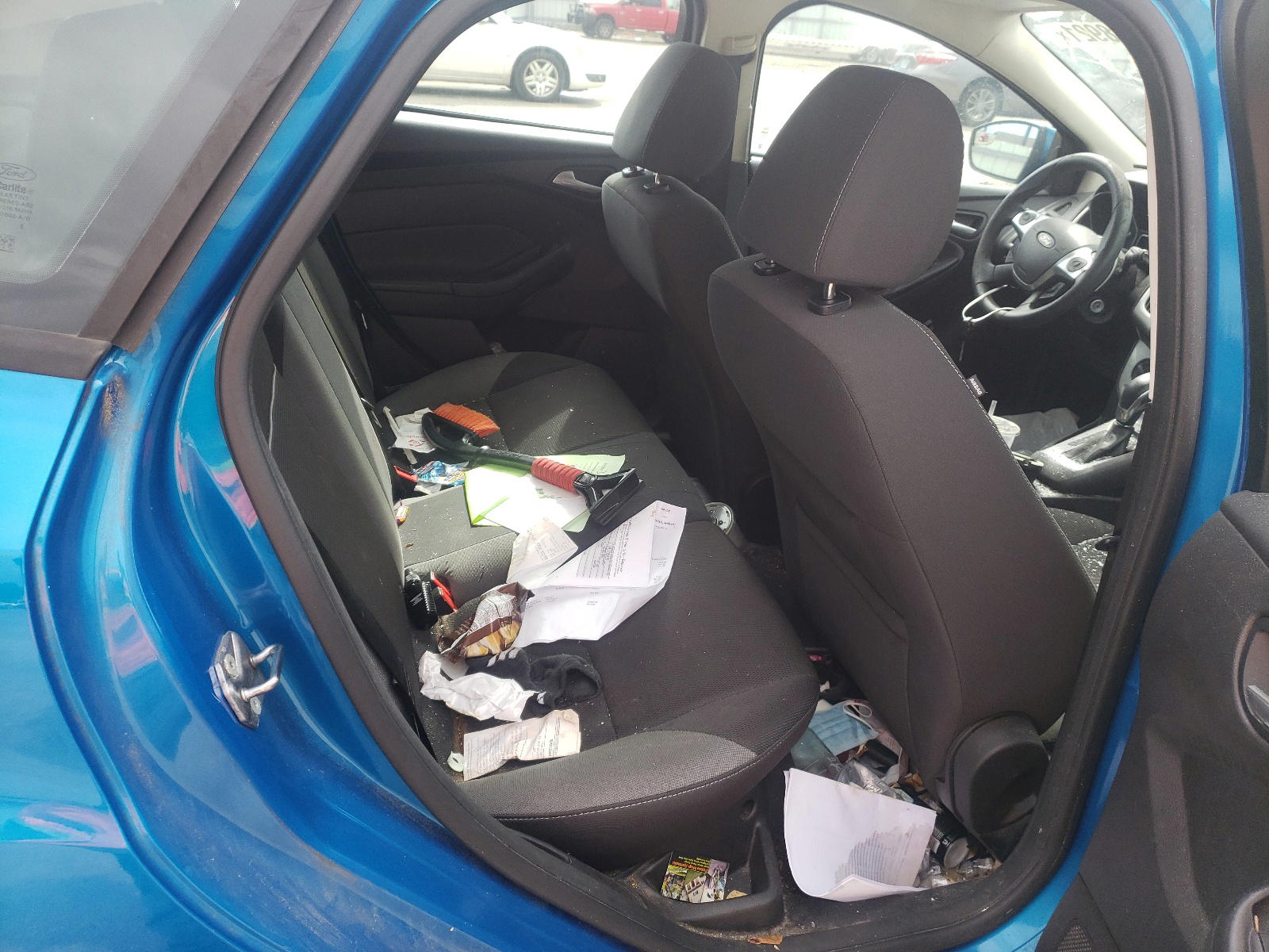 Photo 6 from auction – 2012 FORD FOCUS SE with VIN 1FAHP3K2XCL464758