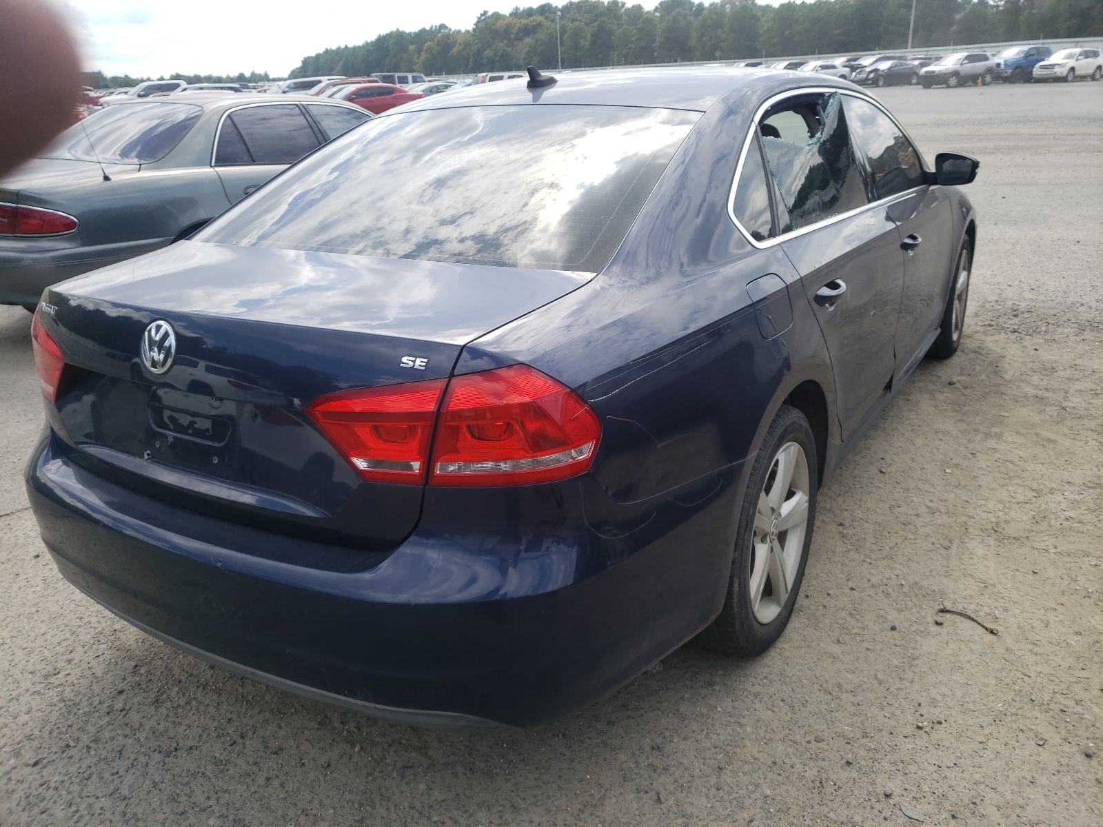 Photo 4 from auction – 2013 VOLKSWAGEN PASSAT SE with VIN 1VWBH7A33DC079796