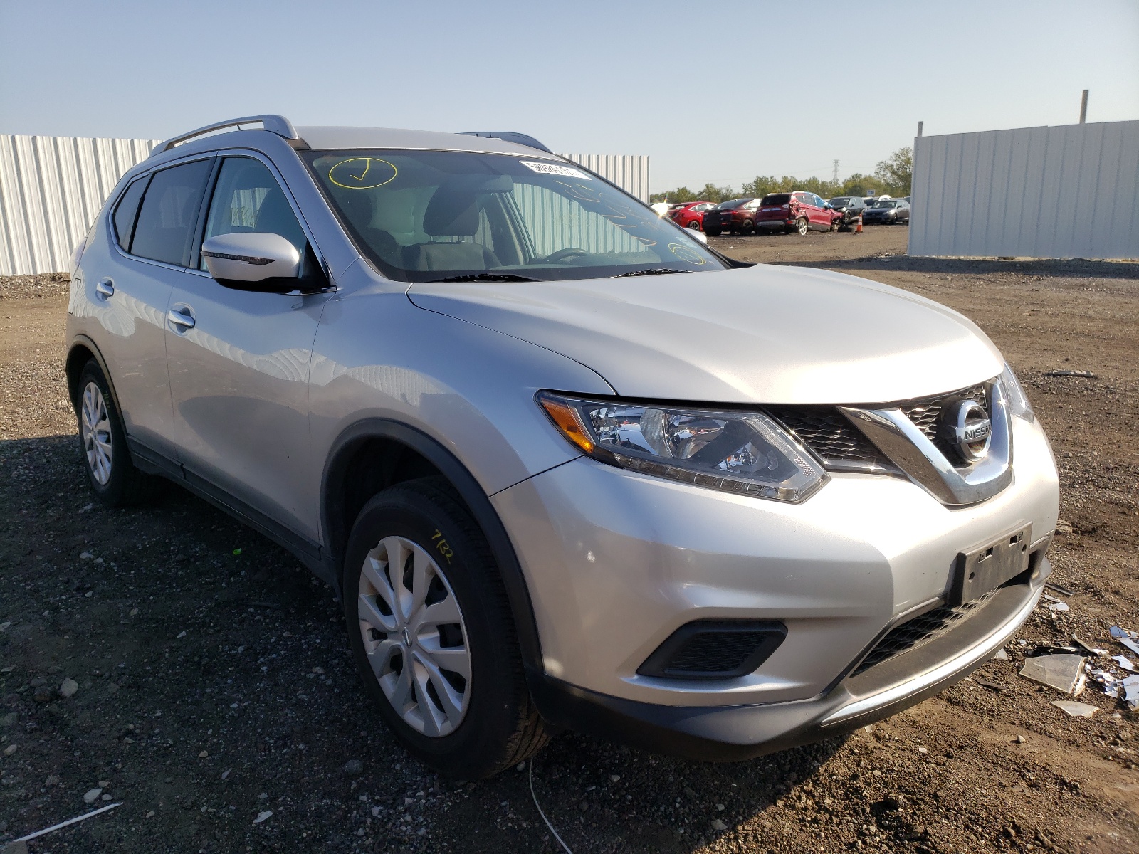 NISSAN ROGUE S 2016 with VIN JN8AT2MT0GW023950 - Photo from auction