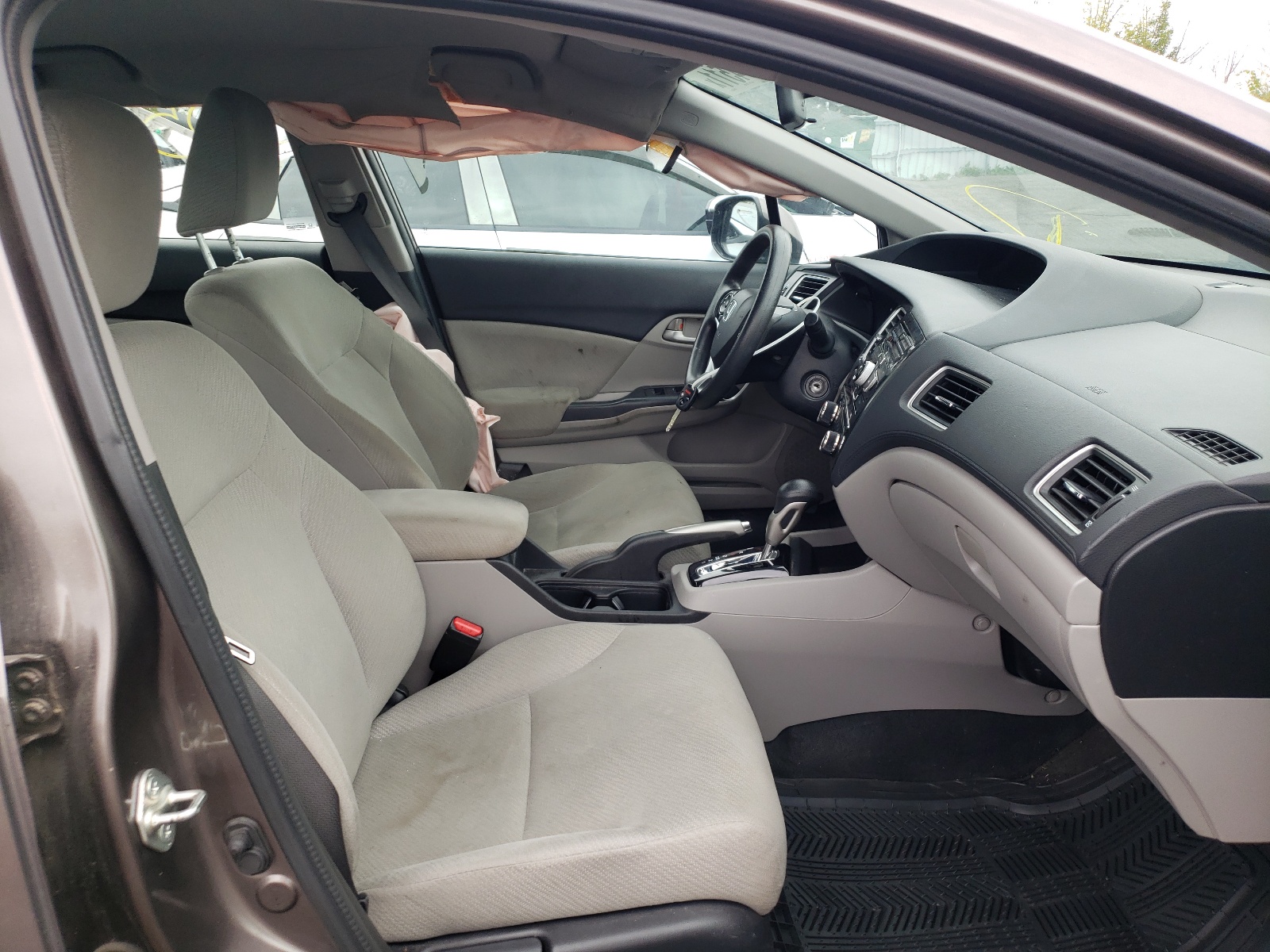 Photo 5 from auction – 2013 HONDA CIVIC LX with VIN 2HGFB2F43DH003701