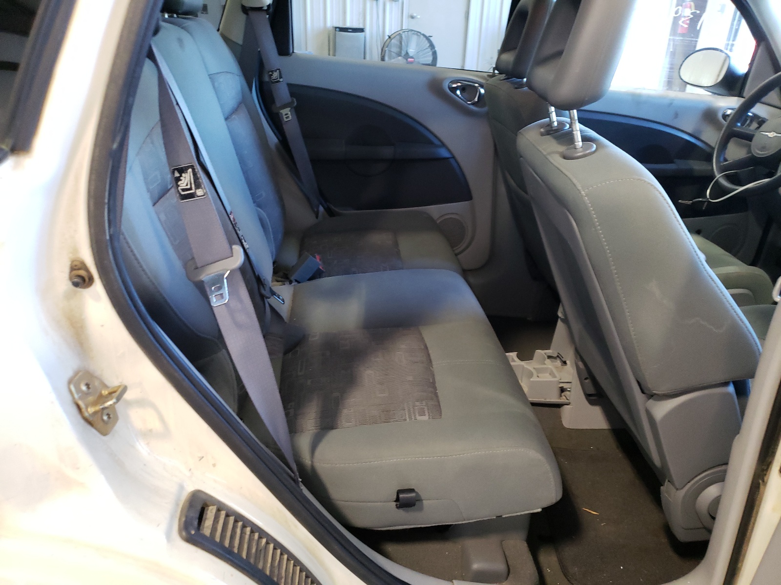 Photo 6 from auction – 2010 CHRYSLER PT CRUISER with VIN 3A4FY58B96T356104