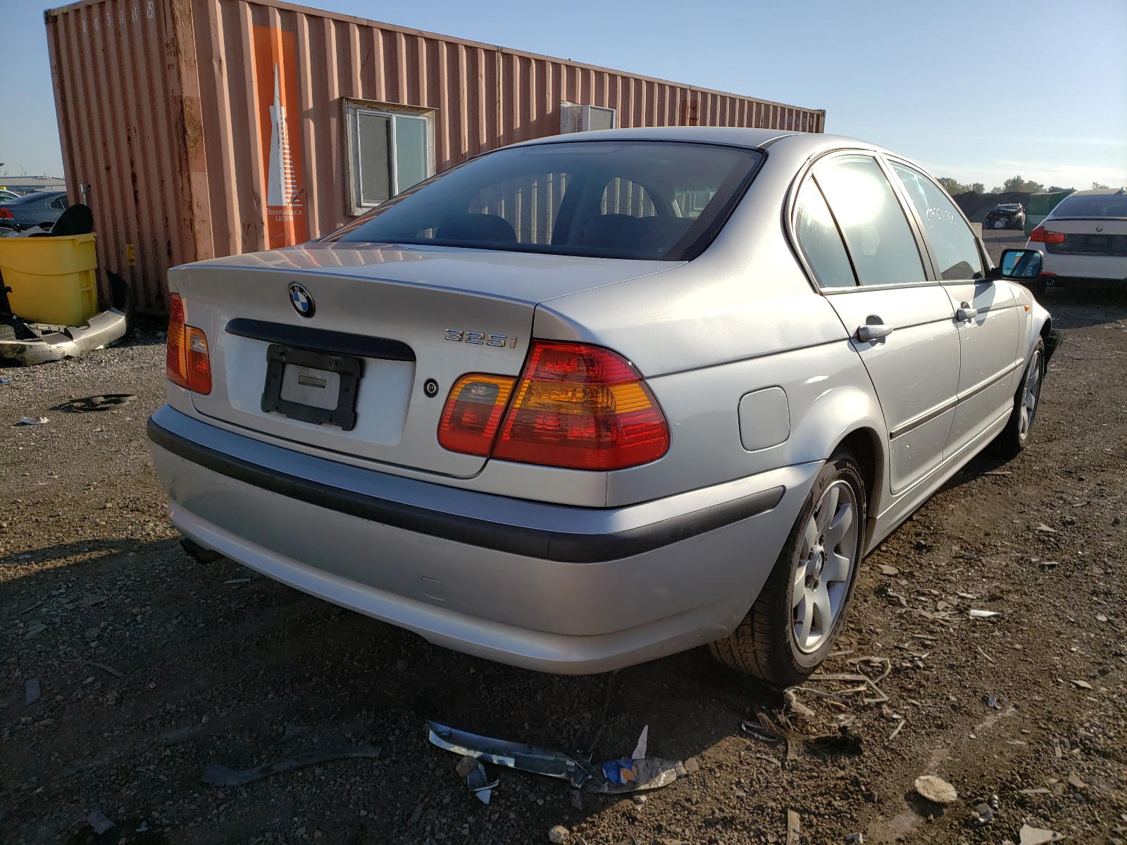 Photo 4 from auction – 2002 BMW 325 I with VIN WBAET37412NG80598