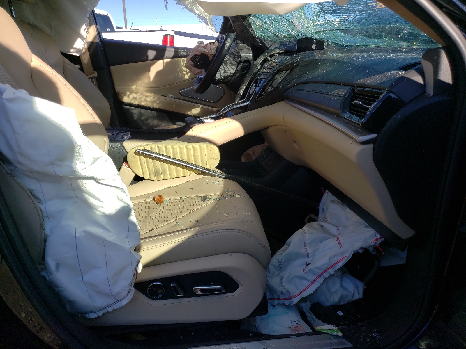 Photo 5 from auction – 2019 ACURA RDX TECHNO with VIN 5J8TC2H55KL002541
