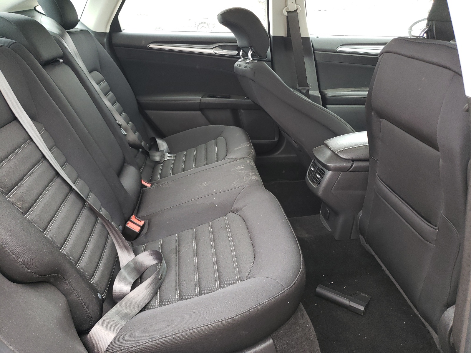 Photo 6 from auction – 2014 FORD FUSION SE with VIN 3FA6P0H73ER336262