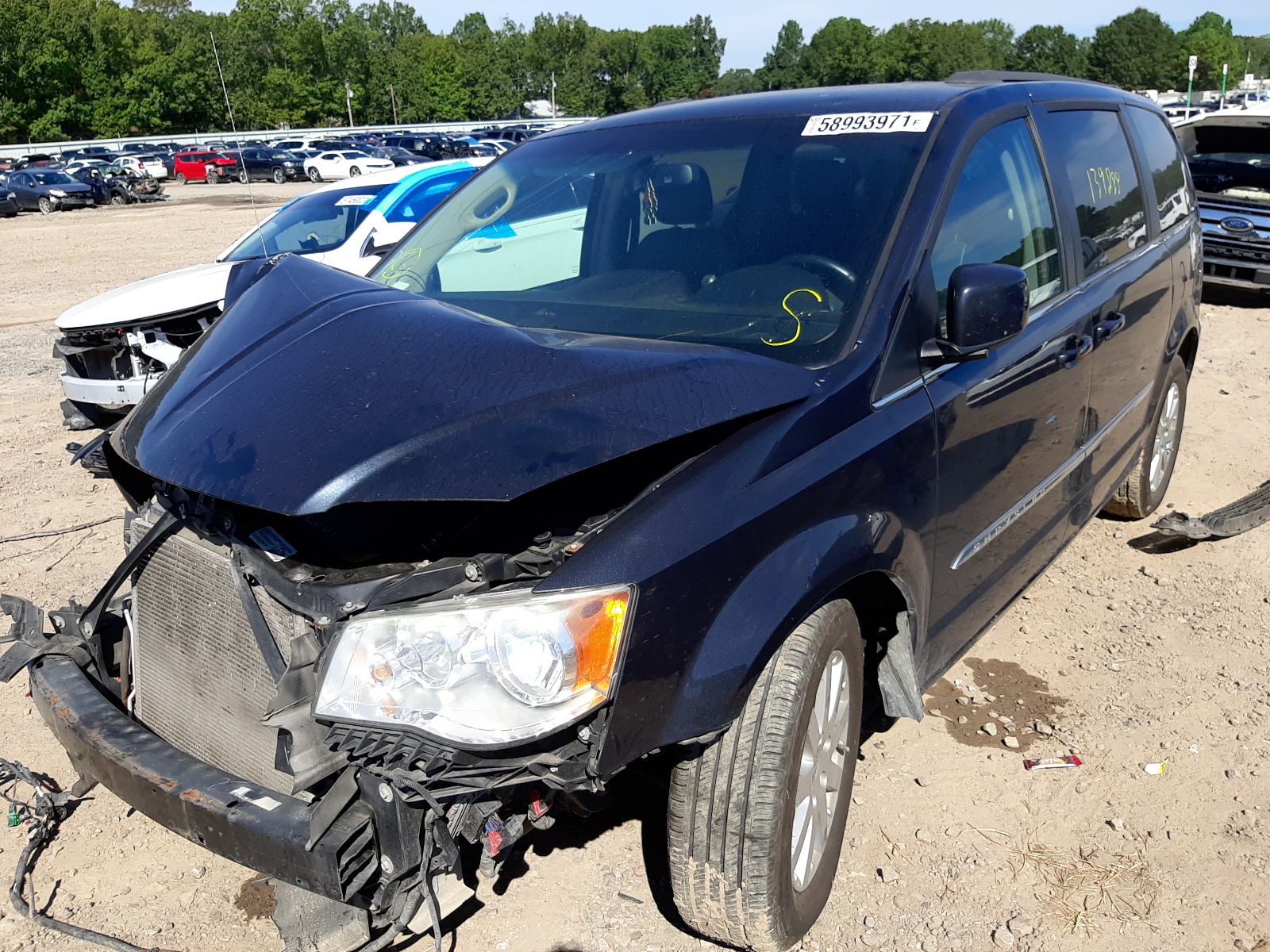 Photo 2 from auction – 2014 CHRYSLER TOWN & COU with VIN 2C4RC1BG7ER440437