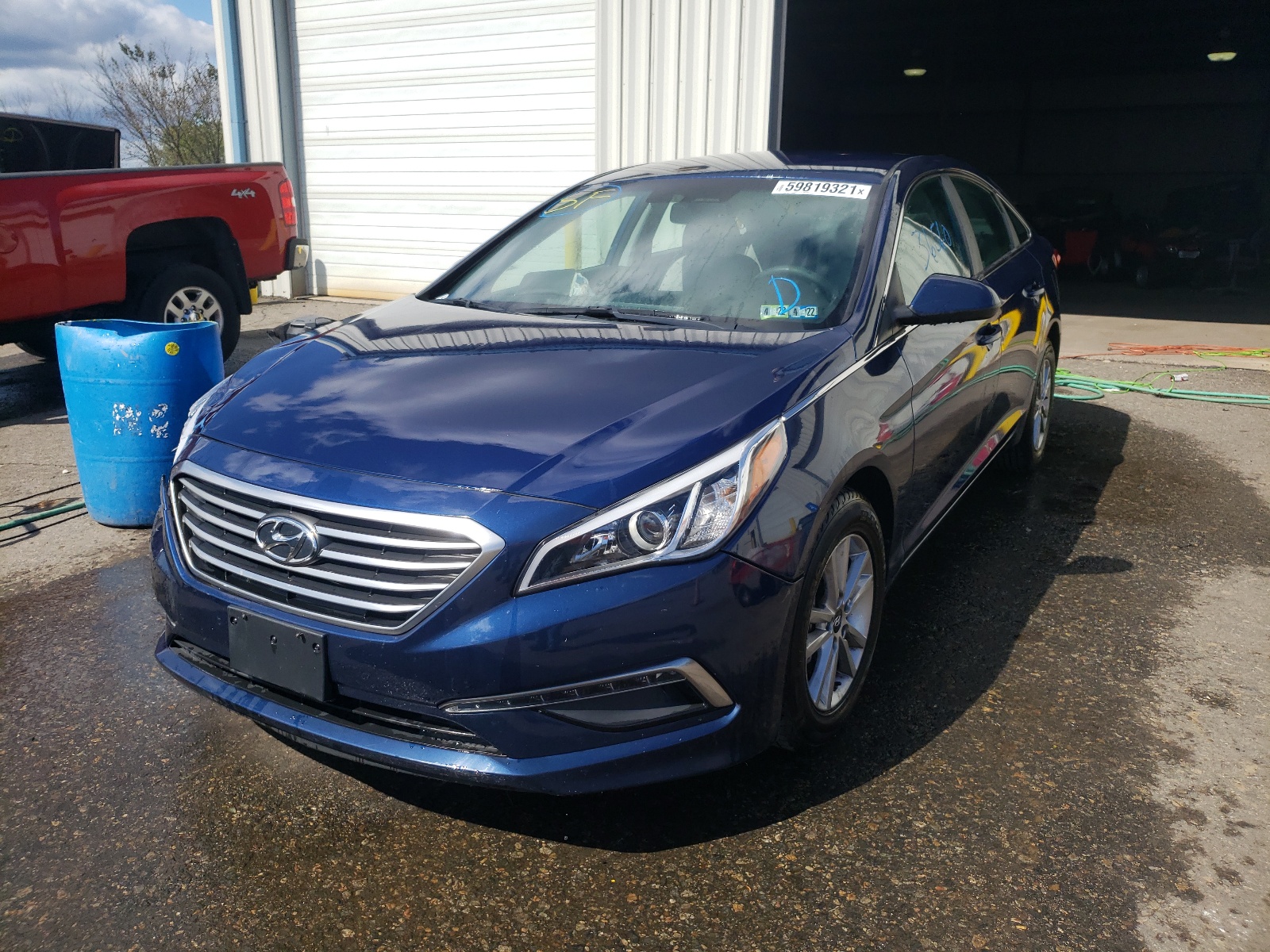 Photo 2 from auction – 2015 HYUNDAI SONATA SE with VIN 5NPE24AF4FH224491
