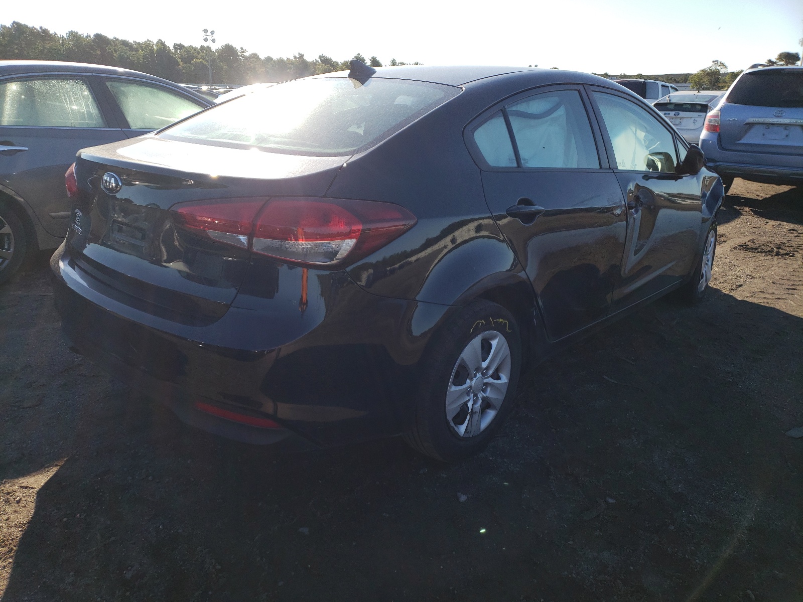 Photo 4 from auction – 2018 KIA FORTE LX with VIN 3KPFK4A73JE247433