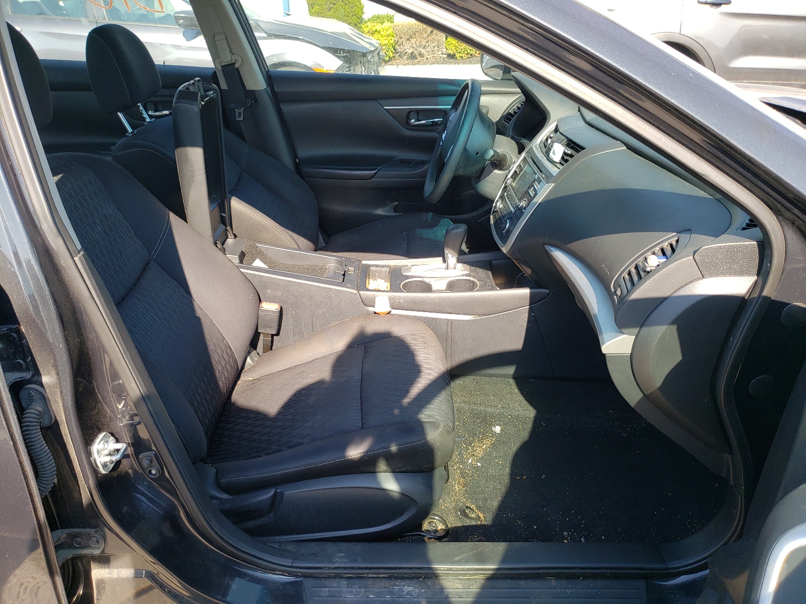 Photo 5 from auction – 2017 NISSAN ALTIMA 2.5 with VIN 1N4AL3AP2HN346189