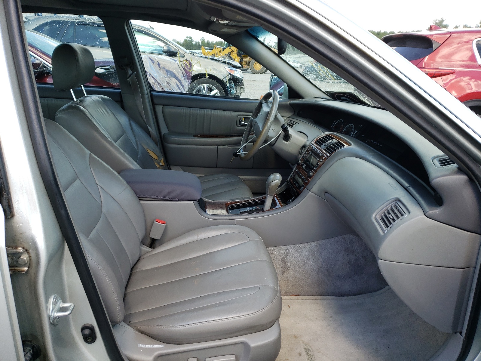 Photo 5 from auction – 2001 TOYOTA AVALON XL with VIN 4T1BF28B91U121284