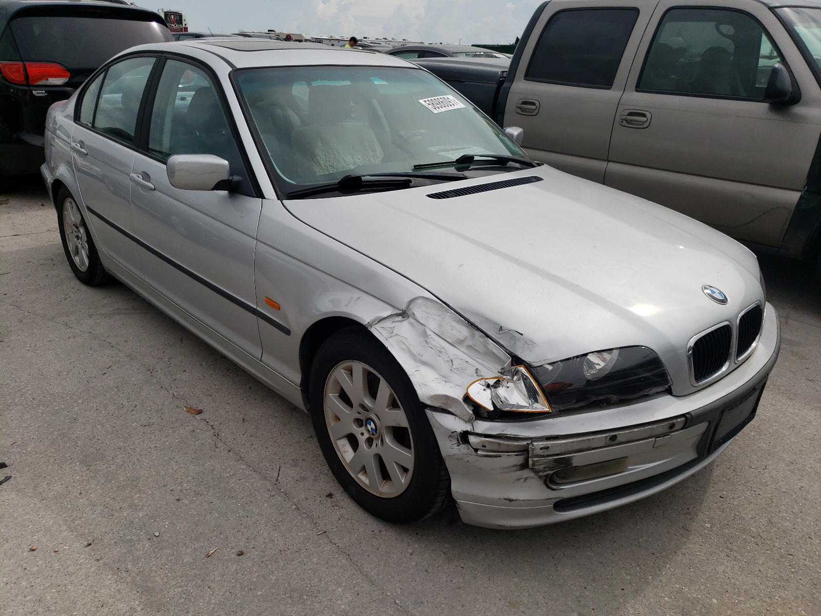 BMW 323 I 2000 with VIN WBAAM3342YKC72848 - Photo from auction