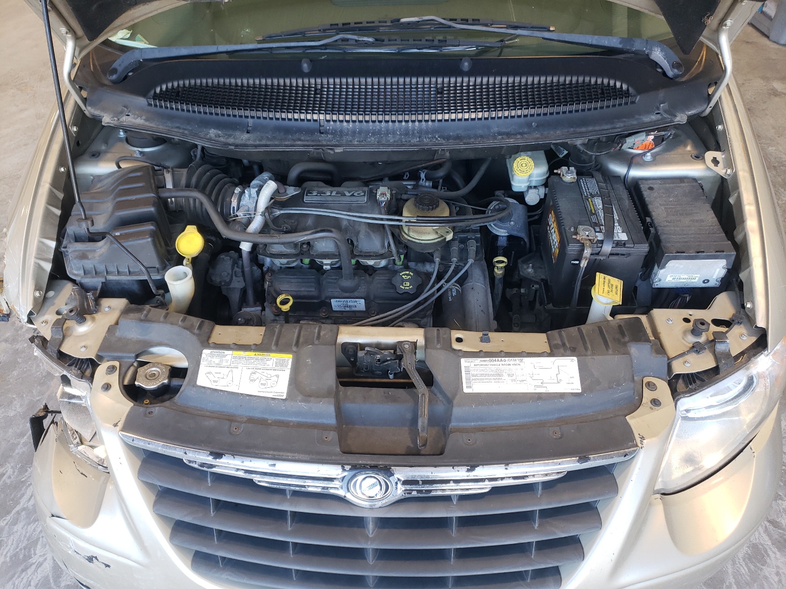 Photo 7 from auction – 2005 CHRYSLER TOWN & COU with VIN 2C4GP44R25R197292