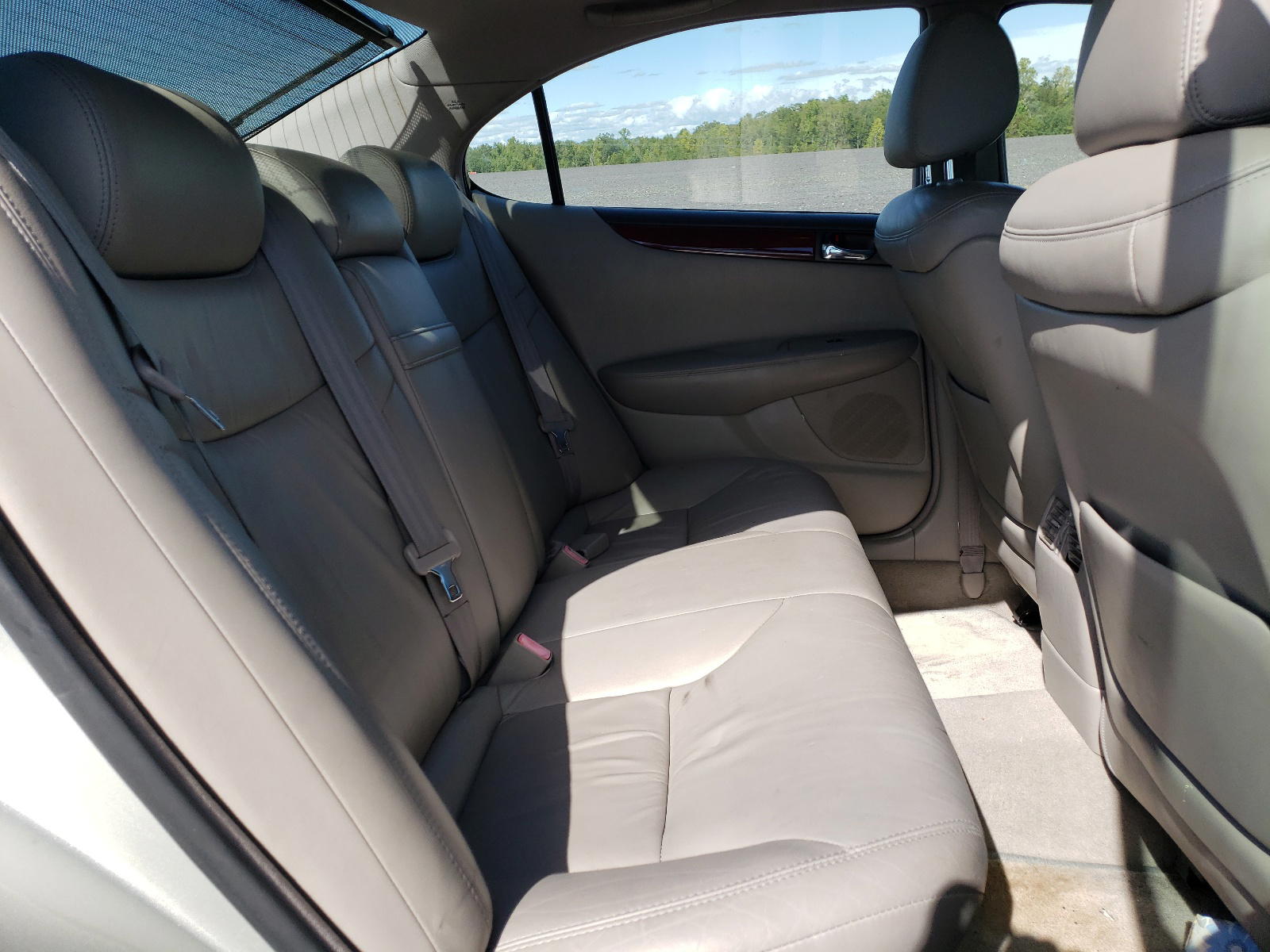 Photo 6 from auction – 2004 LEXUS ES 330 with VIN JTHBA30G445013300