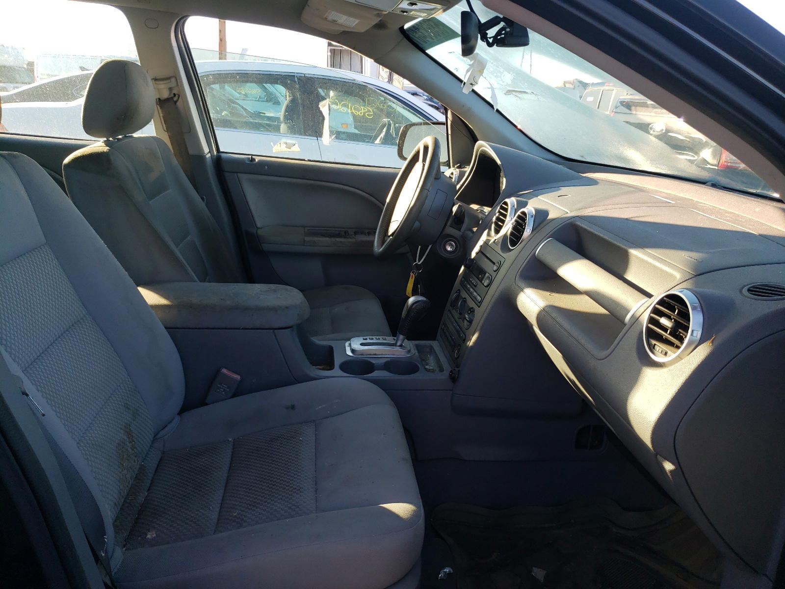 Photo 5 from auction – 2005 FORD FREESTYLE with VIN 1FMDK02155GA44197