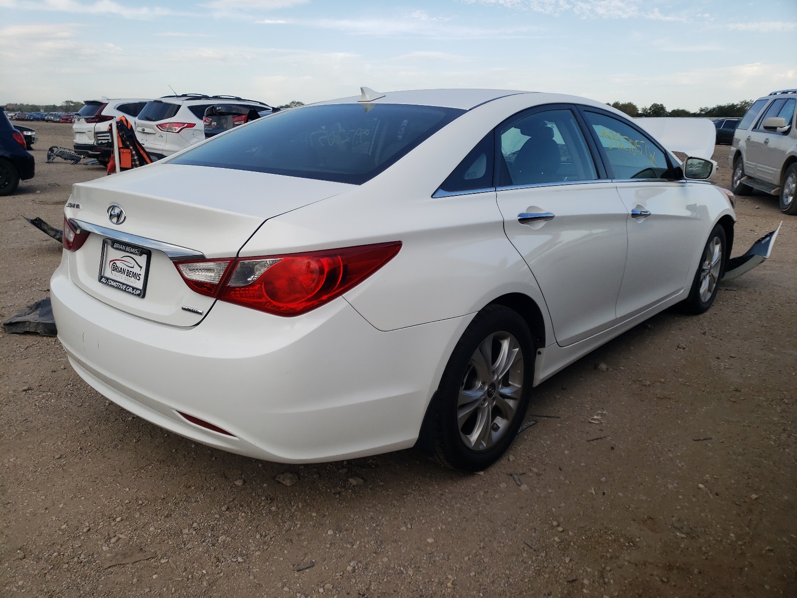 Photo 4 from auction – 2013 HYUNDAI SONATA SE with VIN 5NPEC4AC7DH572771