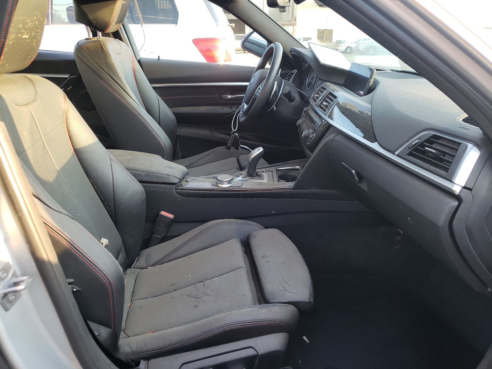 Foto 5 de la subasta – 2018 BMW 330 XI con VIN WBA8D9G52JNU67211
