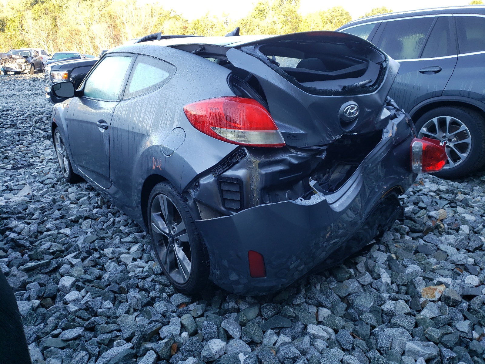 Photo 3 from auction – 2017 HYUNDAI VELOSTER with VIN KMHTC6AD1HU321022