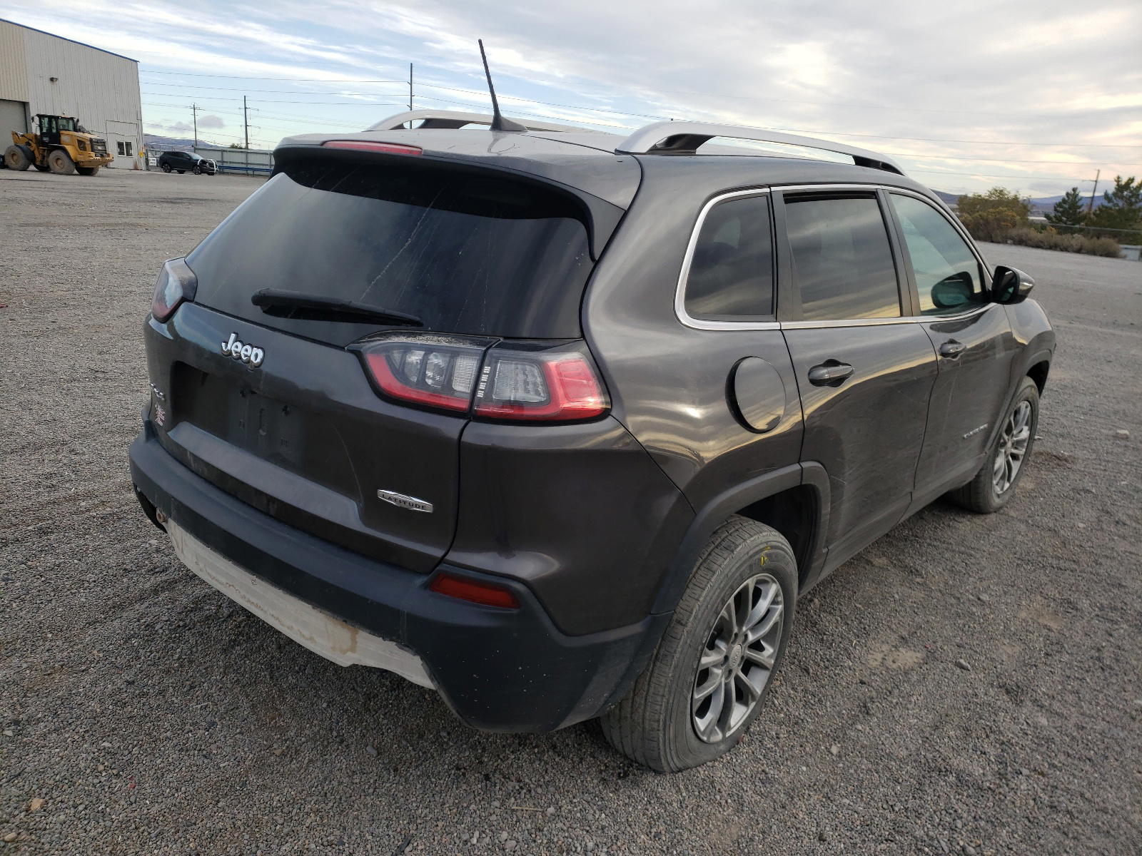 Photo 4 from auction – 2019 JEEP CHEROKEE L with VIN 1C4PJMLB4KD199128