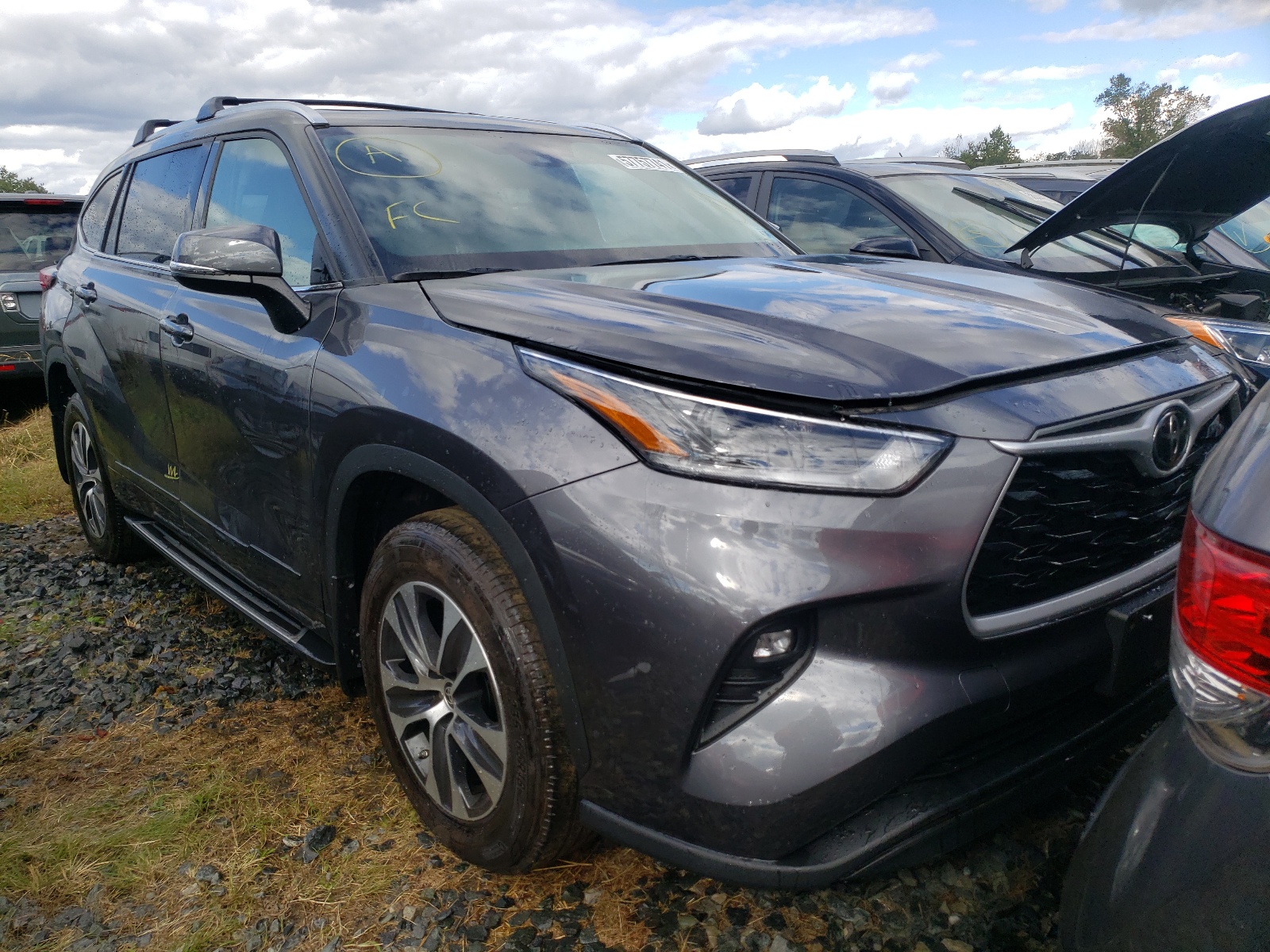 Photo 1 from auction – 2021 TOYOTA HIGHLANDER with VIN 5TDGZRBH3MS104142