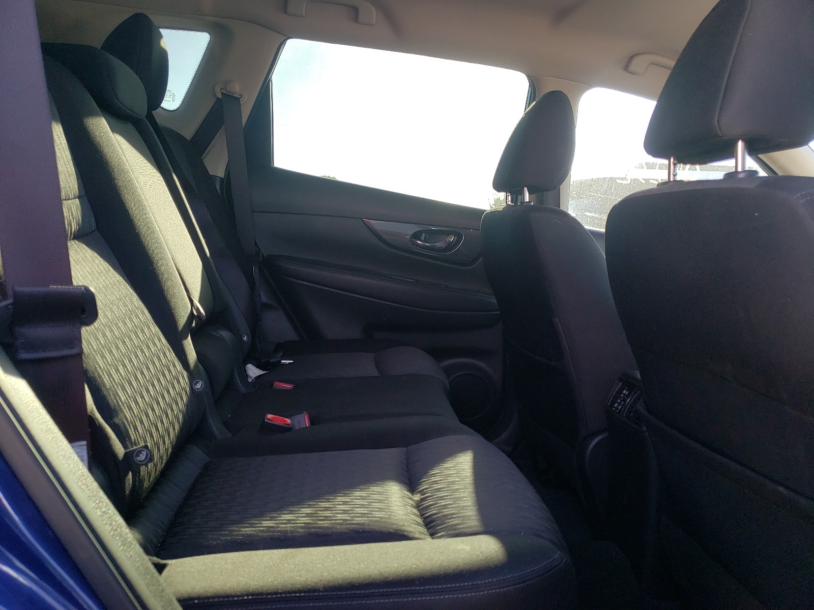Photo 6 from auction – 2017 NISSAN ROGUE S with VIN JN8AT2MT3HW130119