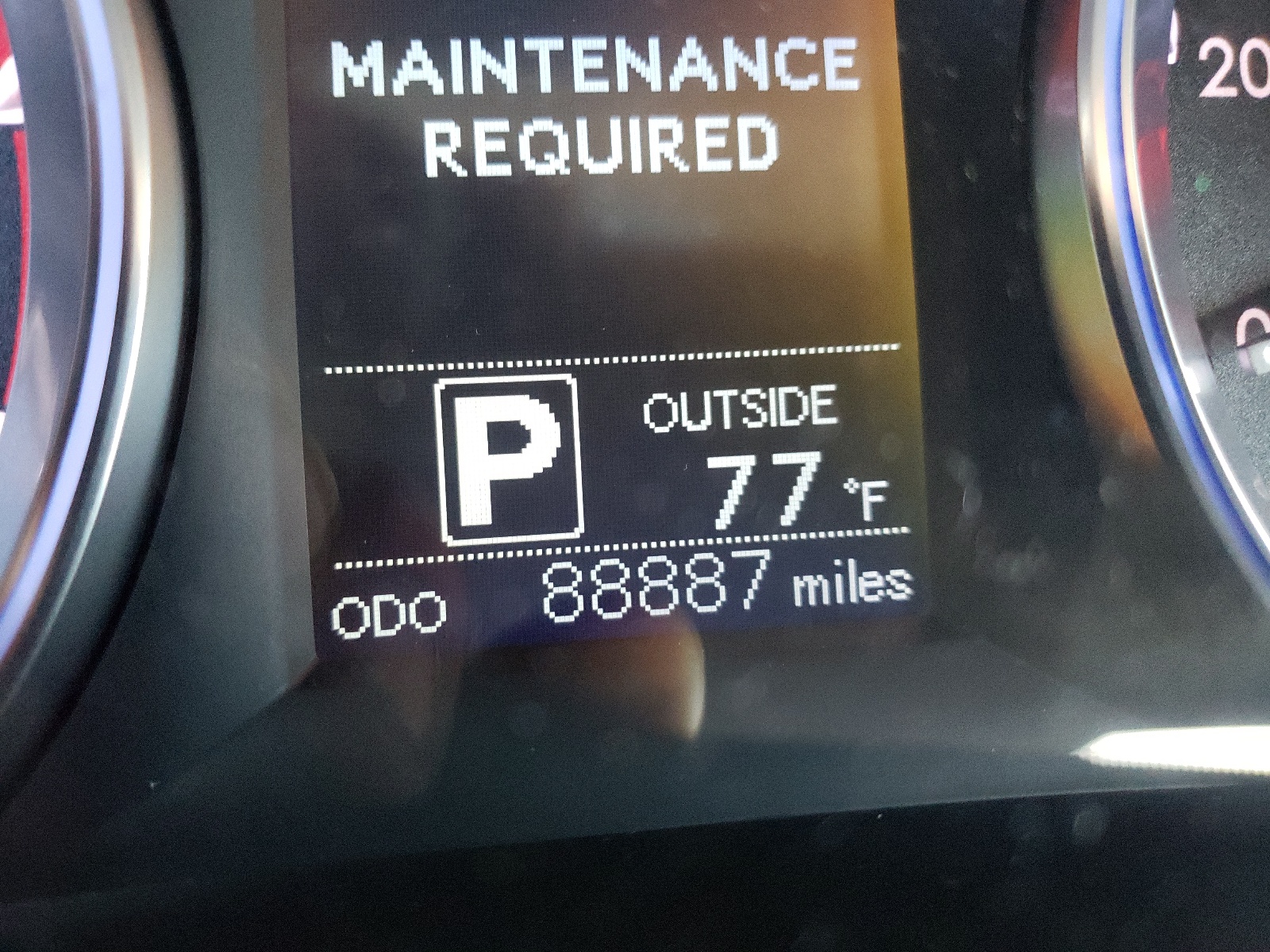 Photo 8 from auction – 2016 TOYOTA HIGHLANDER with VIN 5TDZARFH9GS017795