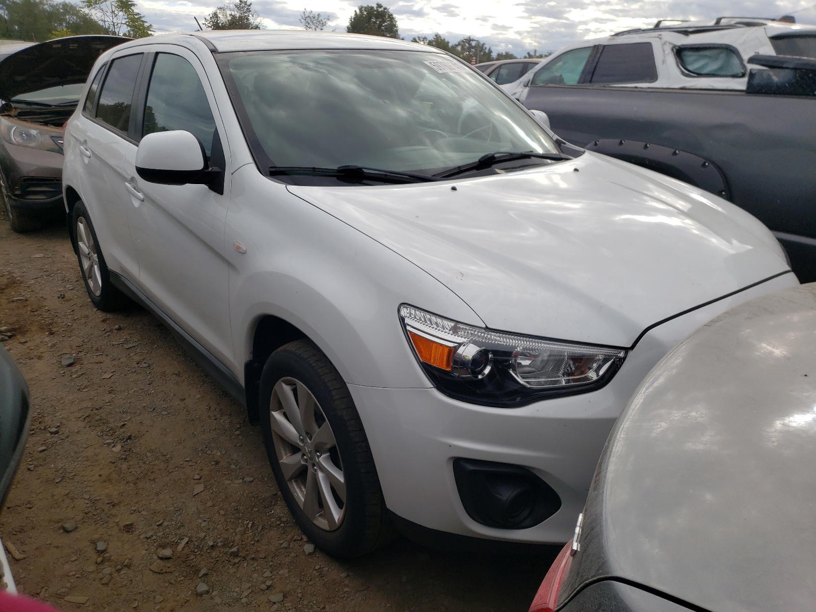 MITSUBISHI OUTLANDER 2015 with VIN 4A4AP3AW7FE033697 - Photo from auction