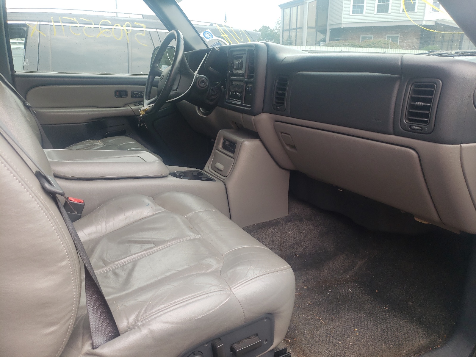 Photo 5 from auction – 2002 CHEVROLET TAHOE with VIN 1GNEK13ZX2J242587