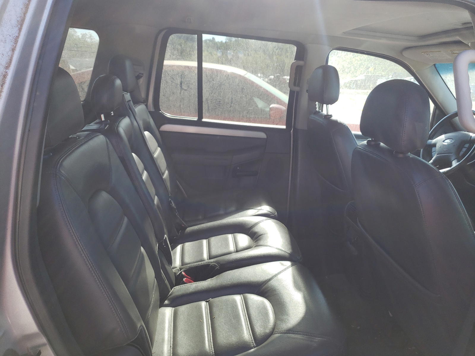 Photo 6 from auction – 2003 FORD EXPLORER X with VIN 1FMZU73K43UA22609