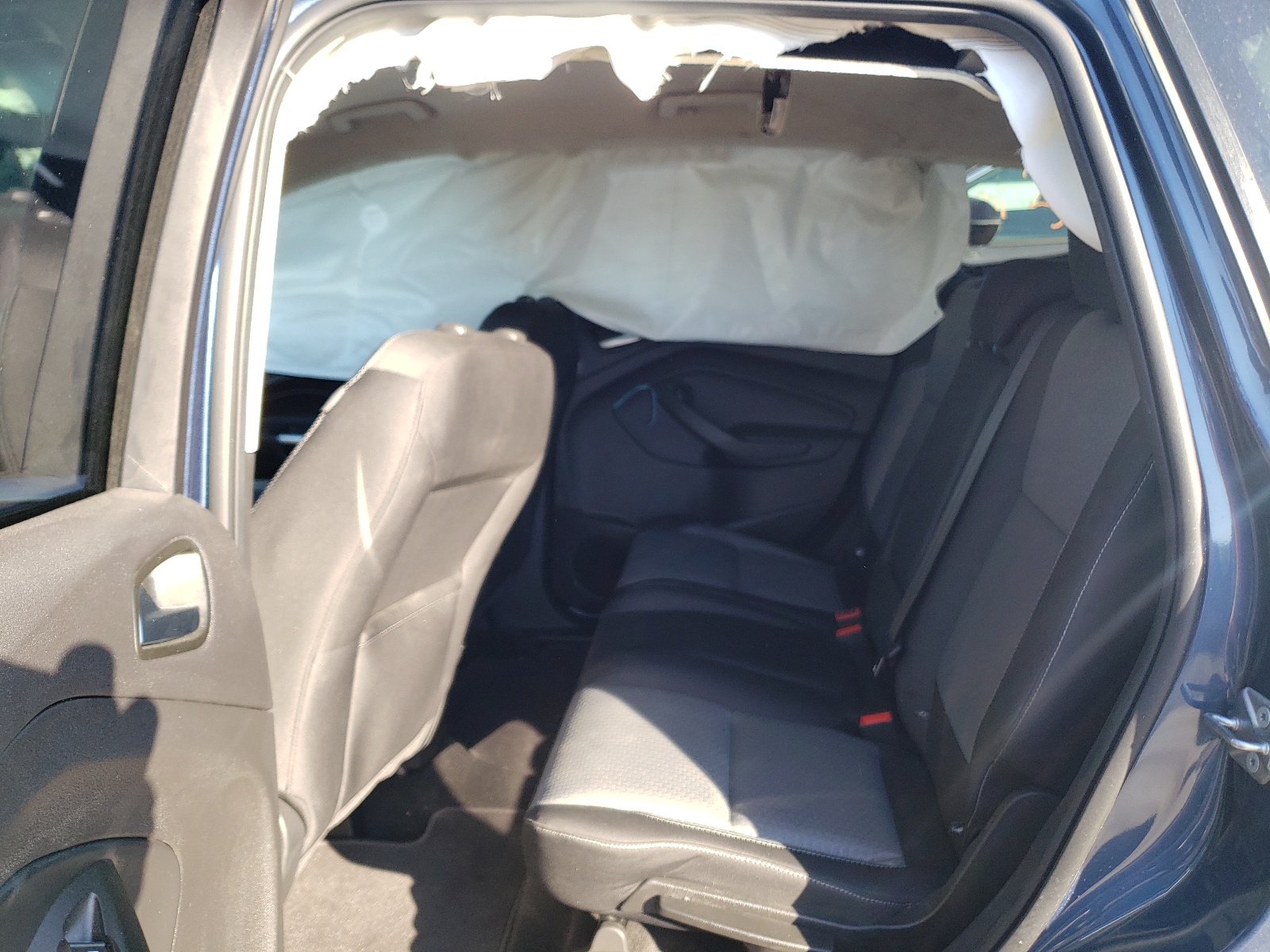 Photo 6 from auction – 2018 FORD ESCAPE SE with VIN 1FMCU9GD9JUA64168
