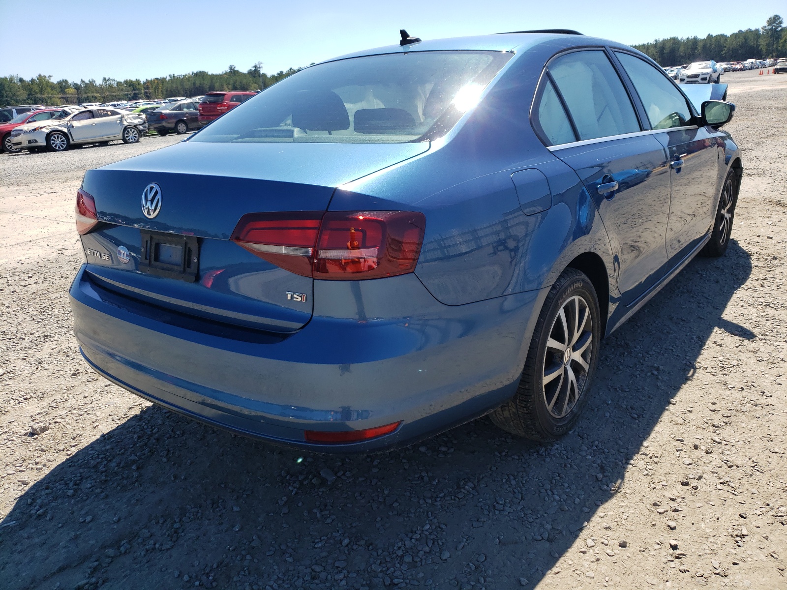 Photo 4 from auction – 2017 VOLKSWAGEN JETTA SE with VIN 3VWDB7AJ6HM403918