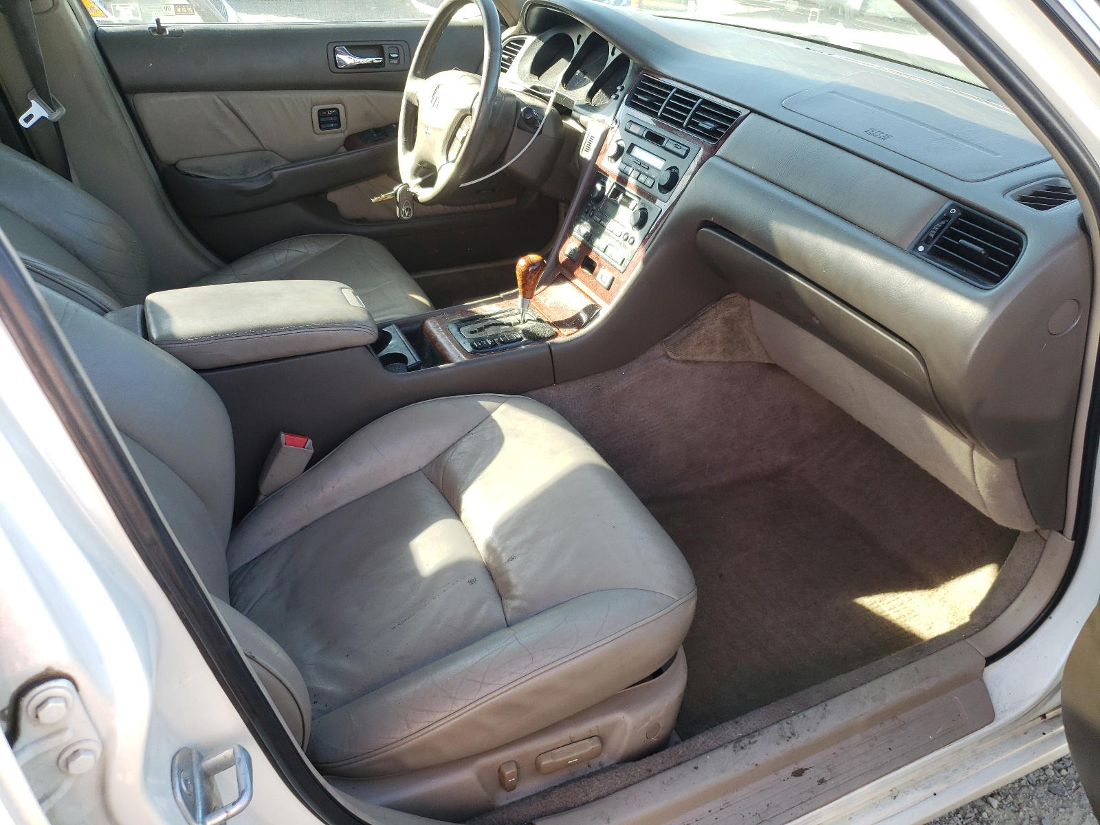 Photo 5 from auction – 2002 ACURA 3.5RL with VIN JH4KA96582C010174