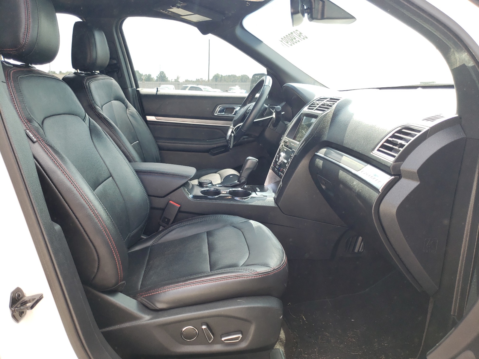 Photo 5 from auction – 2018 FORD EXPLORER S with VIN 1FM5K8GT8JGC12227