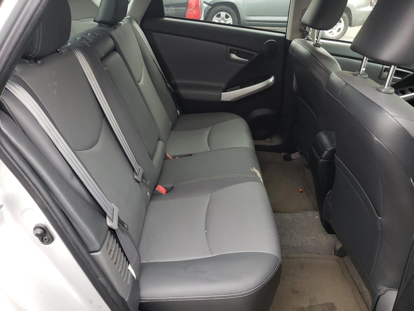 Photo 6 from auction – 2011 TOYOTA PRIUS with VIN JTDKN3DU9E1737692