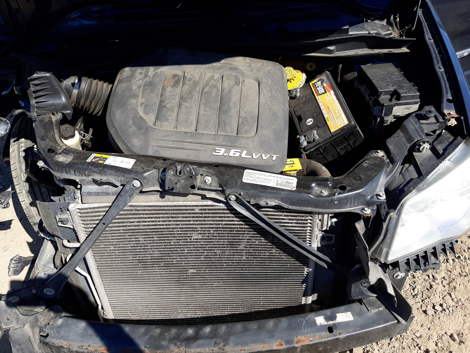 Photo 7 from auction – 2014 CHRYSLER TOWN & COU with VIN 2C4RC1BG7ER440437