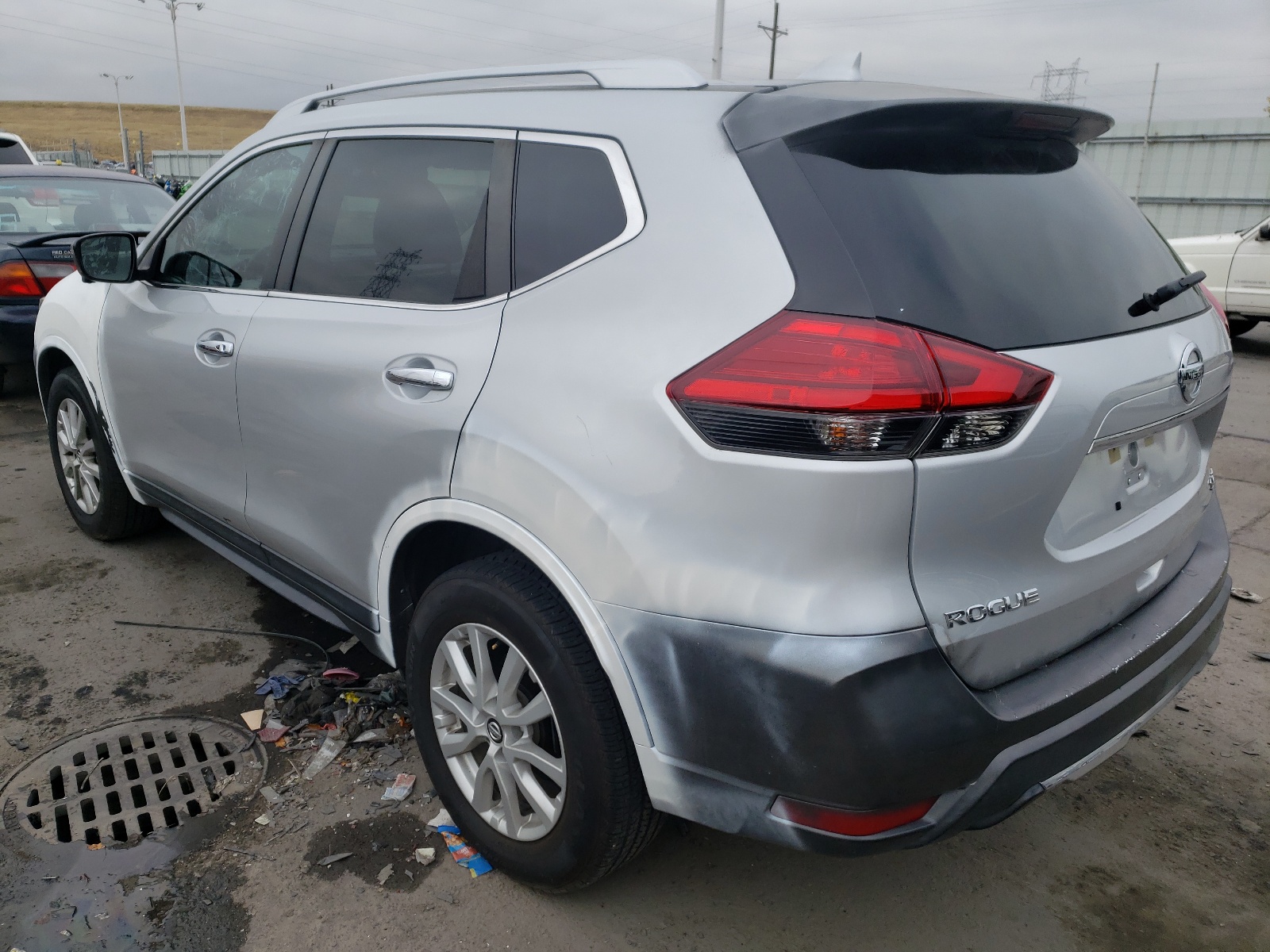 Photo 3 from auction – 2017 NISSAN ROGUE S with VIN KNMAT2MV9HP569705