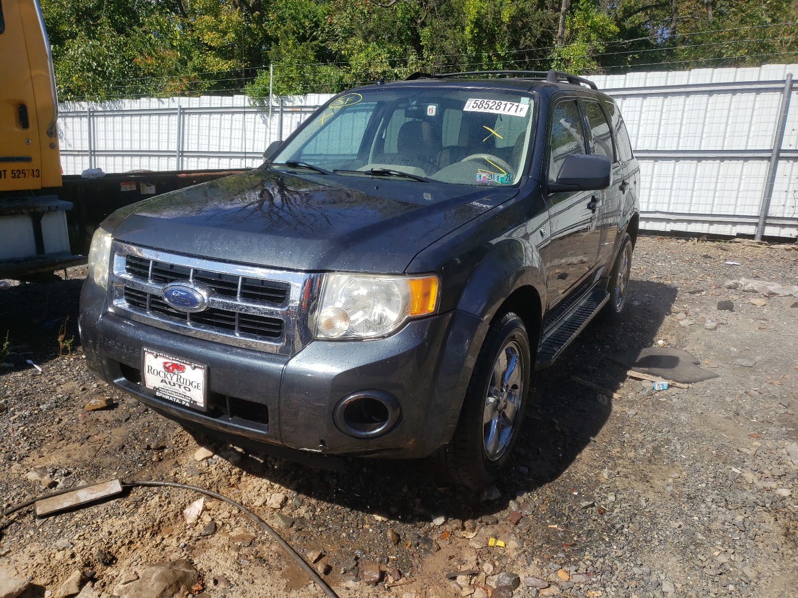 Photo 2 from auction – 2008 FORD ESCAPE XLT with VIN 1FMCU931X8KB14383