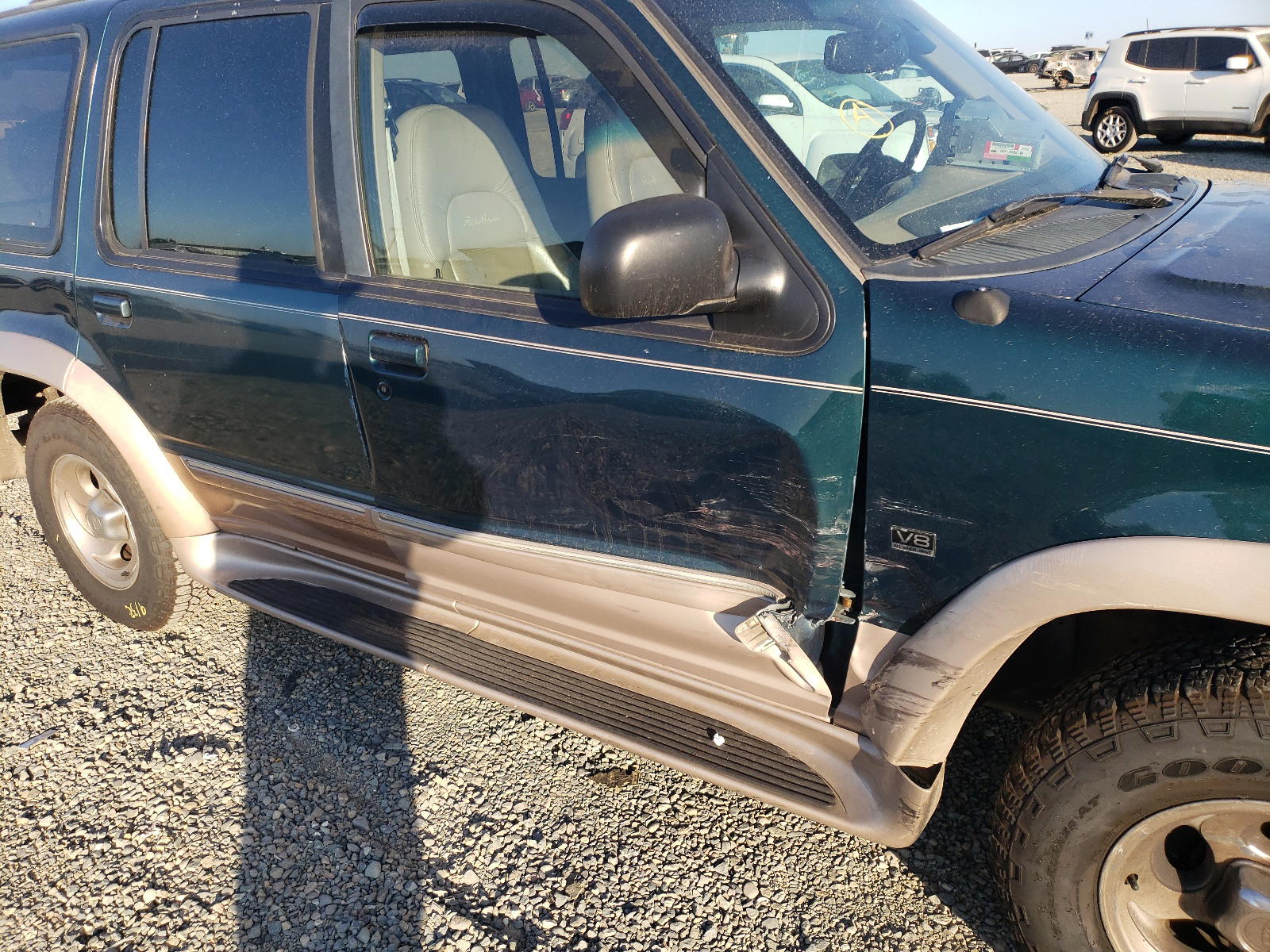 Photo 9 from auction – 1997 FORD EXPLORER with VIN 1FMDU35P9VUB48253