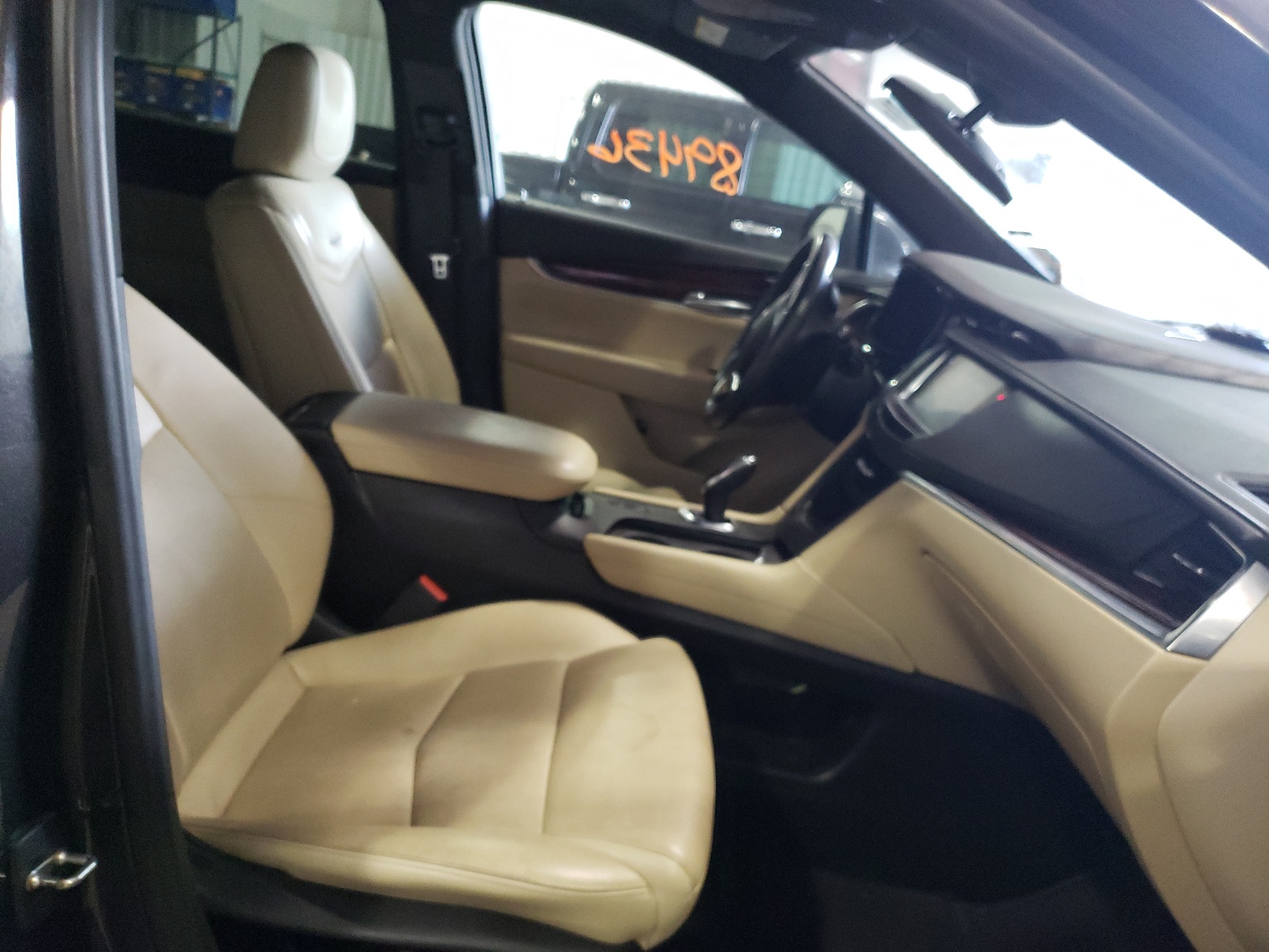 Photo 5 from auction – 2019 CADILLAC XT5 PREMIU with VIN 1GYKNERS4KZ115284
