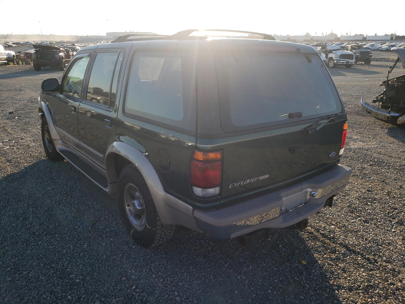 Photo 3 from auction – 1997 FORD EXPLORER with VIN 1FMDU35P9VUB48253