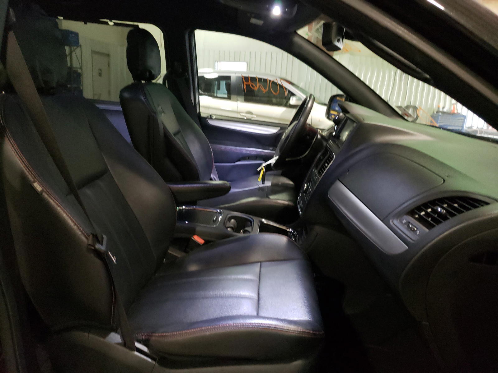 Photo 5 from auction – 2019 DODGE GRAND CARA with VIN 2C4RDGEG4KR631613