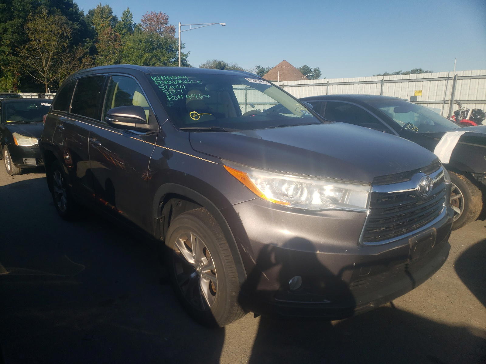 TOYOTA HIGHLANDER 2014 with VIN 5TDJKRFH8ES060581 - Photo from auction
