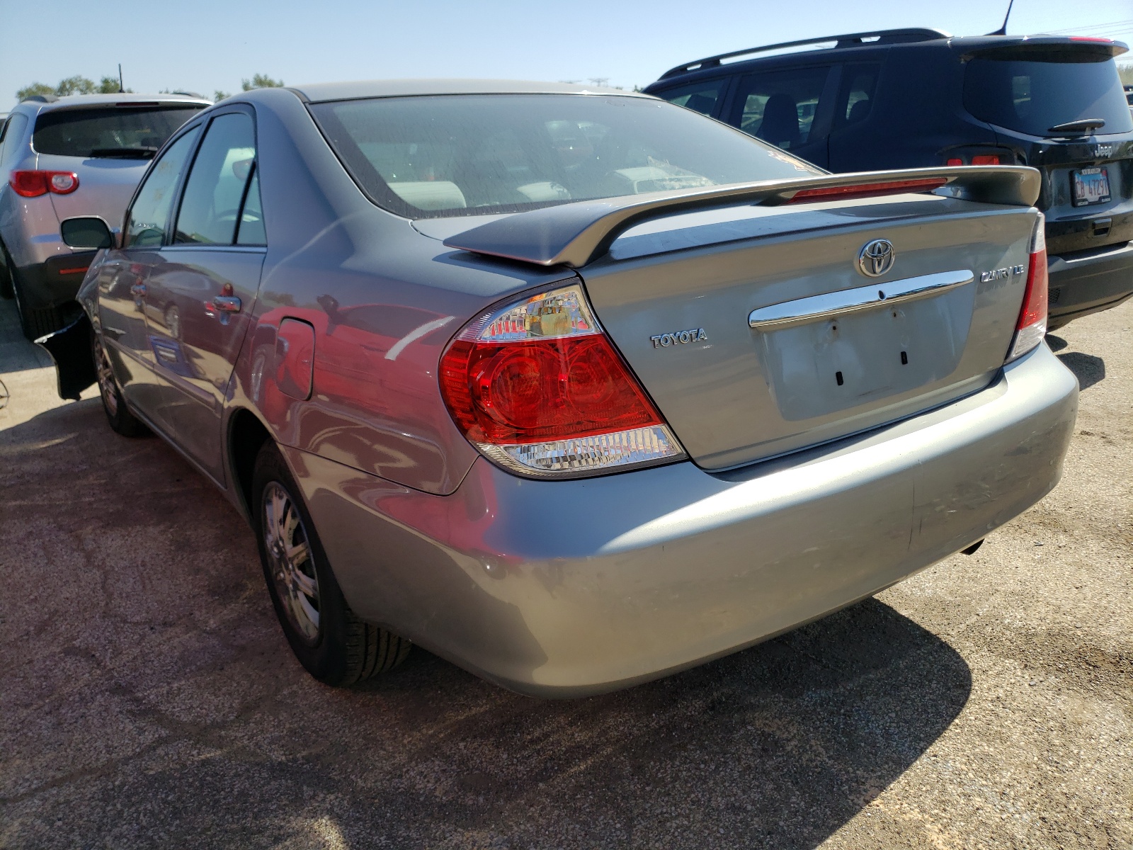 Photo 3 from auction – 2005 TOYOTA CAMRY LE with VIN 4T1BE30K25U638355