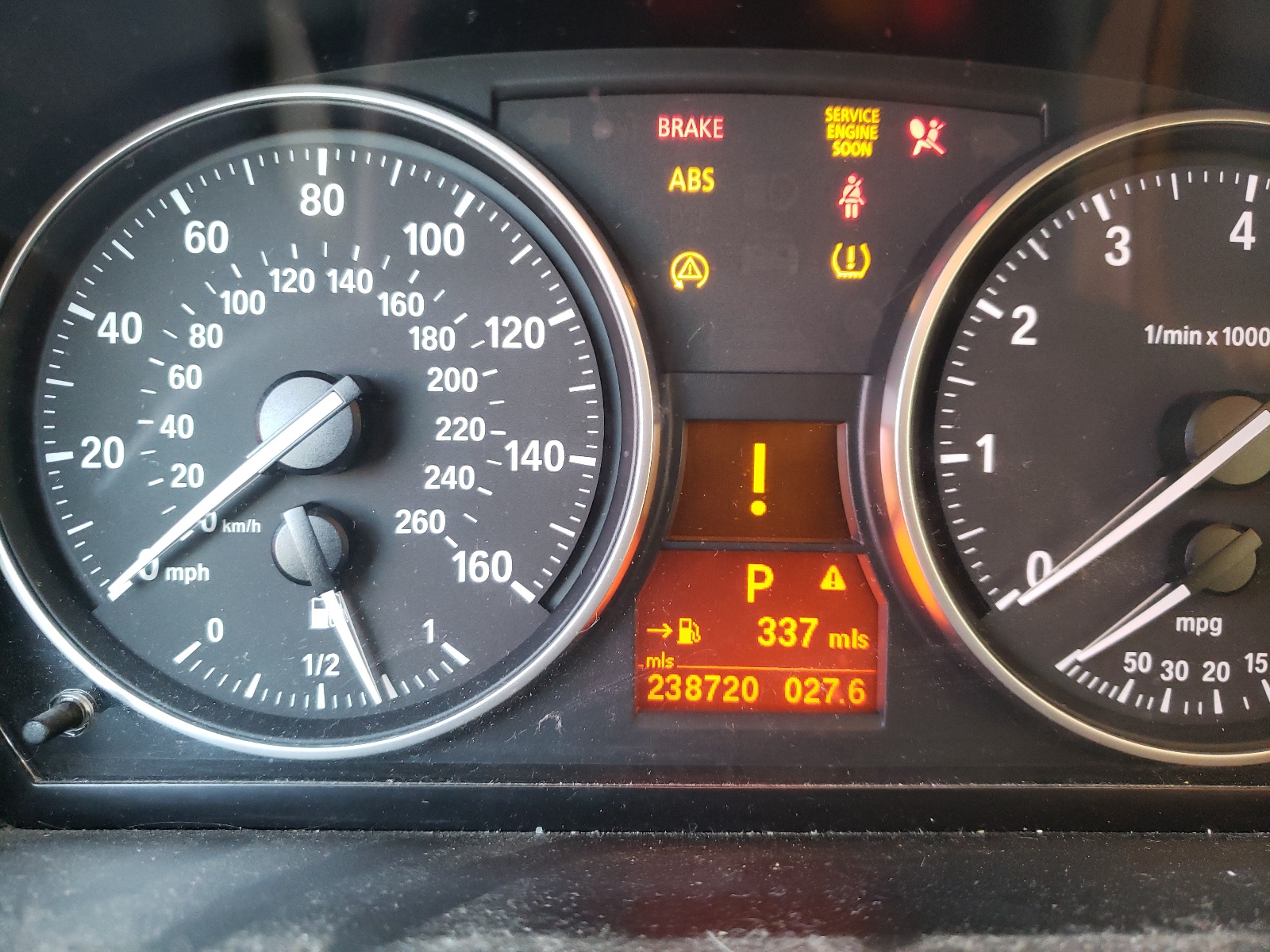Photo 8 from auction – 2008 BMW 328 I with VIN WBAVA375X8NL51404