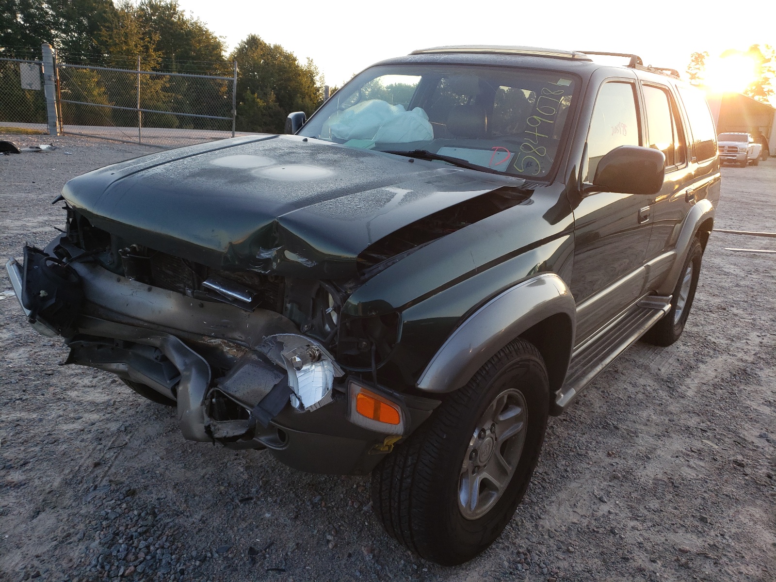 Photo 2 from auction – 2000 TOYOTA 4RUNNER LI with VIN JT3GN87R9Y0177780