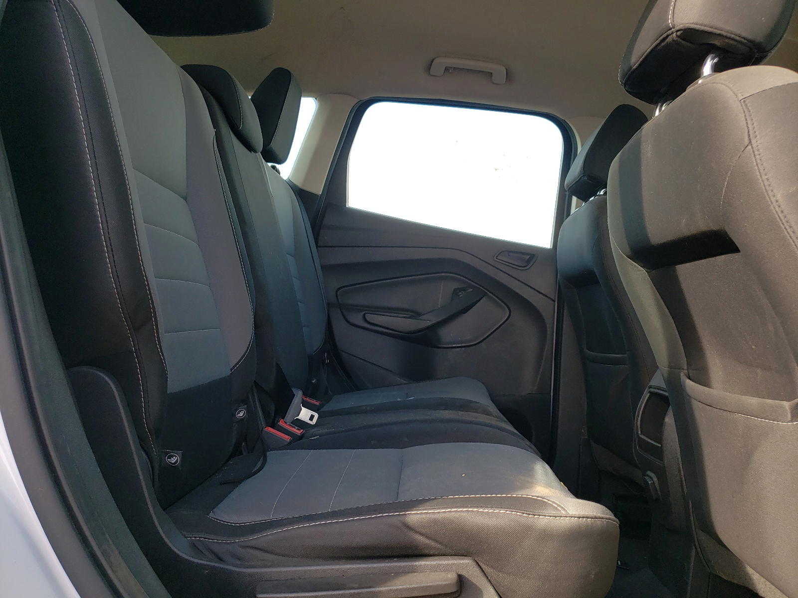 Photo 6 from auction – 2017 FORD ESCAPE S with VIN 1FMCU0F72HUE95520