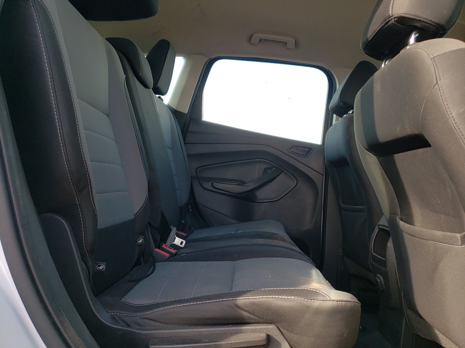 Zdjęcie 6 z aukcji – 2017 FORD ESCAPE S z VIN 1FMCU0F72HUE95520