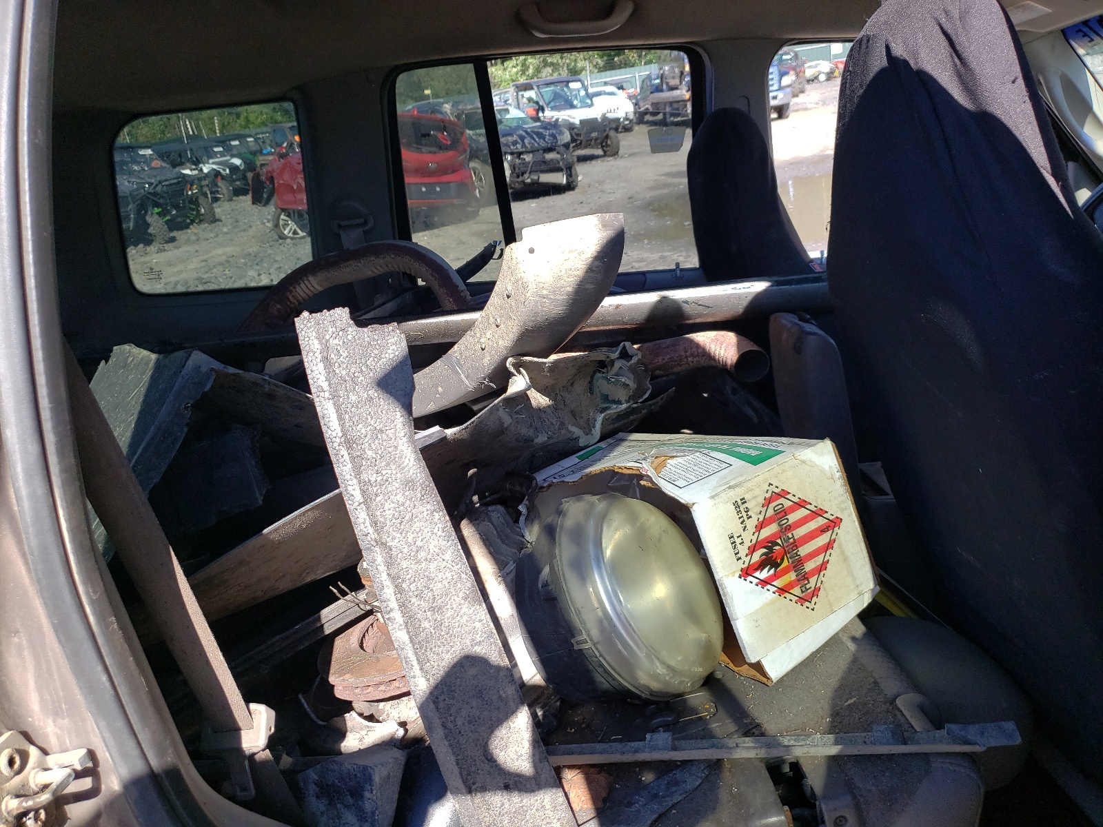 Photo 6 from auction – 2002 JEEP LIBERTY SP with VIN 1J4GL48K82W165291