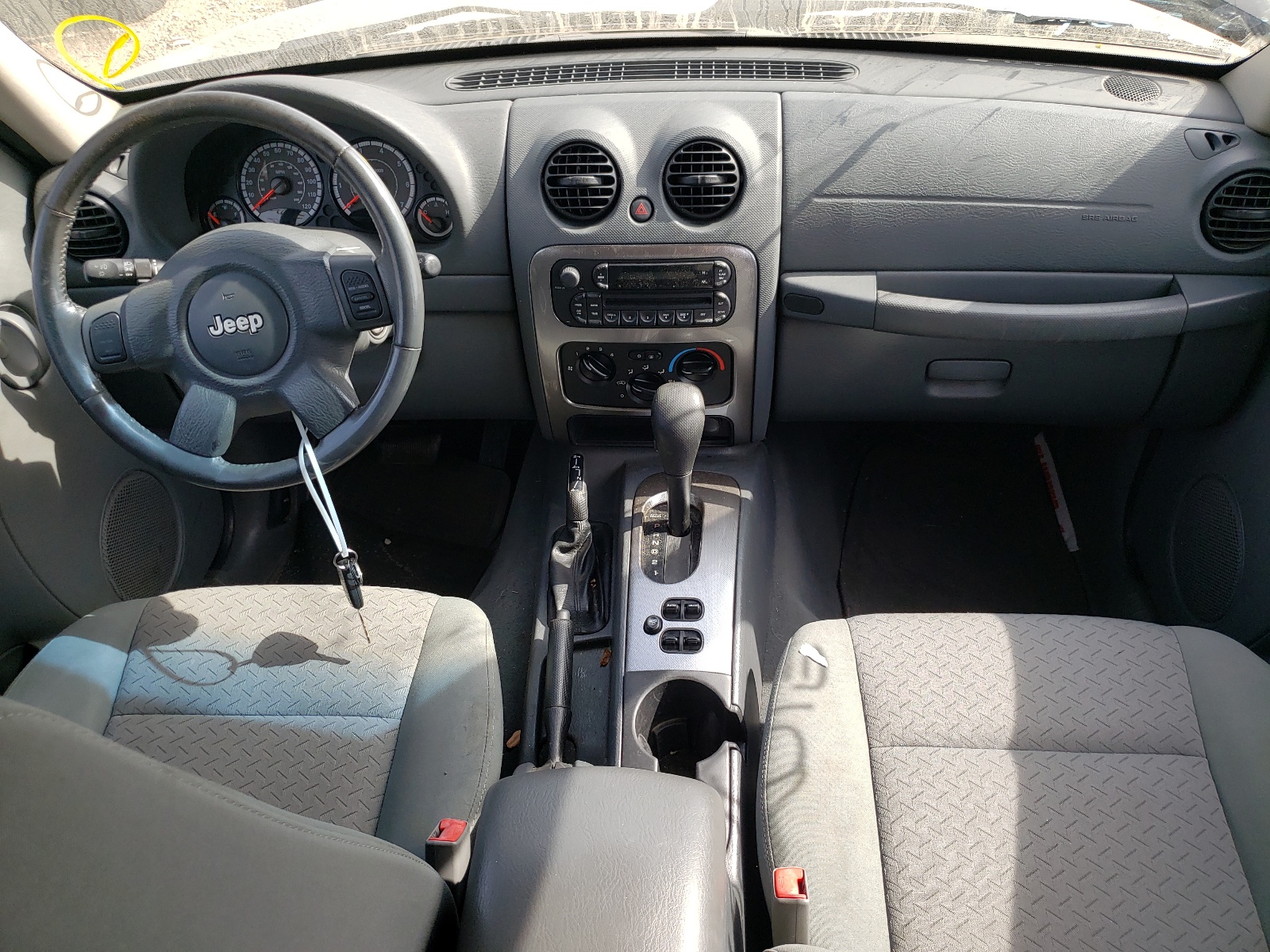 Photo 9 from auction – 2005 JEEP LIBERTY RE with VIN 1J4GL38K95W726919