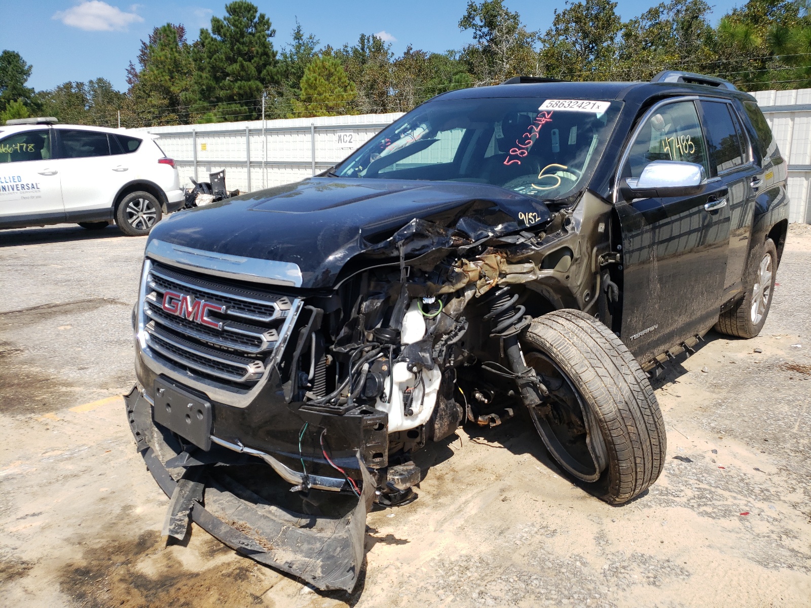 Photo 2 from auction – 2017 GMC TERRAIN SL with VIN 2GKFLUEKXH6218926