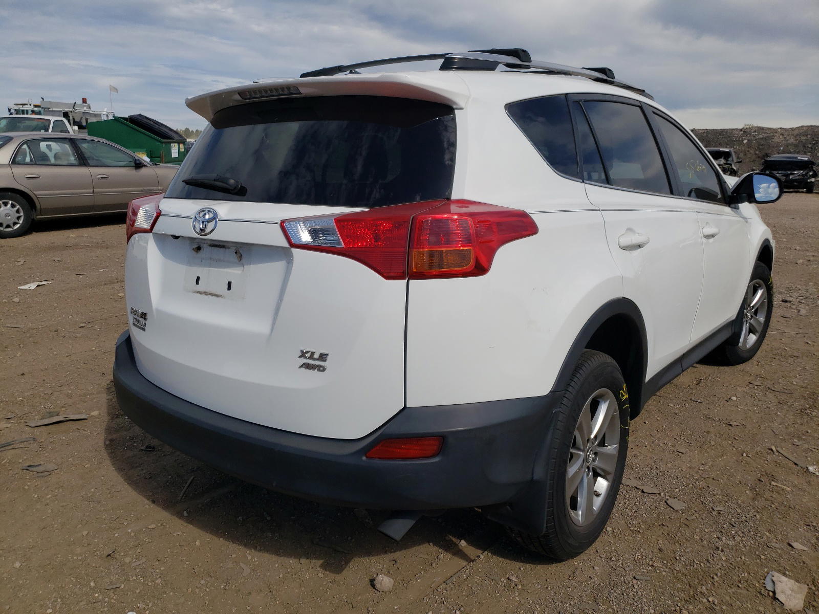 Photo 4 from auction – 2015 TOYOTA RAV4 XLE with VIN JTMRFREV3FJ024133